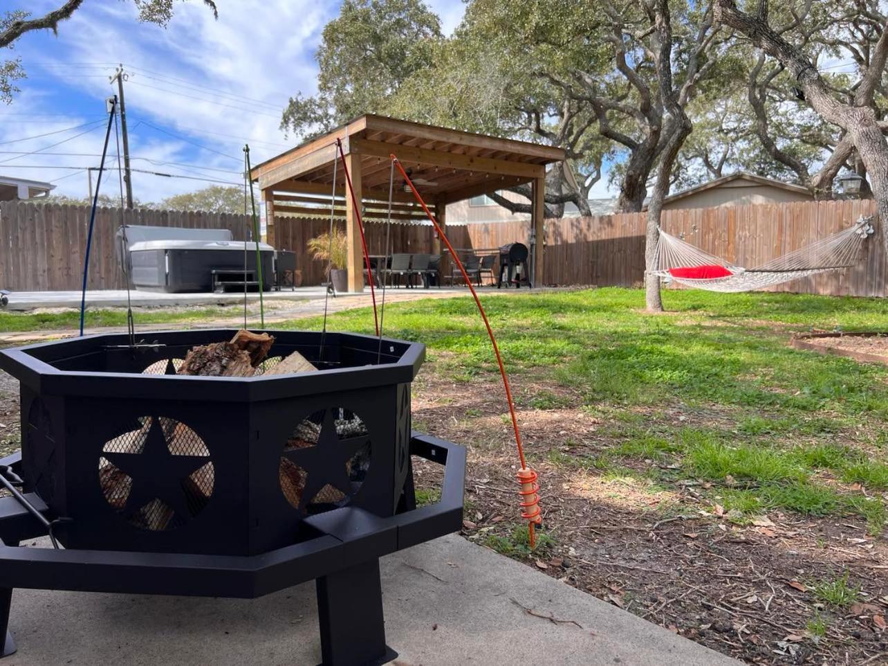 Knot Bay Haven, Dog Friendly, Hot Tub, Fenced Yard, Patio And Grill, 3 Br Villa Rockport Bagian luar foto